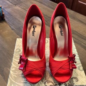 Limelight Red heels with bows 🎀